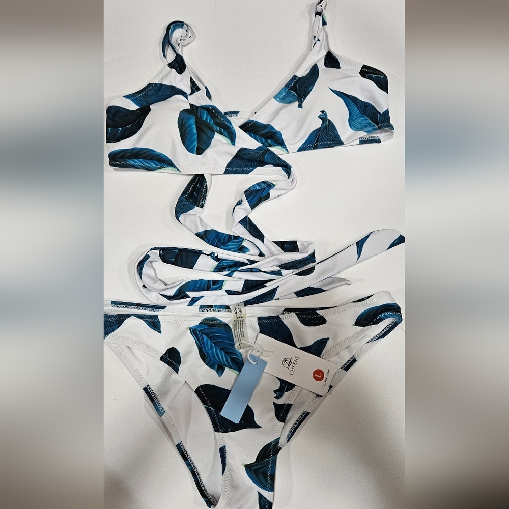 NWT Cupshe Blue Leaf Print Bikini Set Sze L - Picture 4 of 4